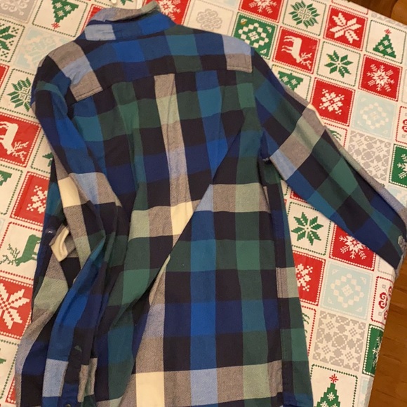 Button down - Picture 3 of 3